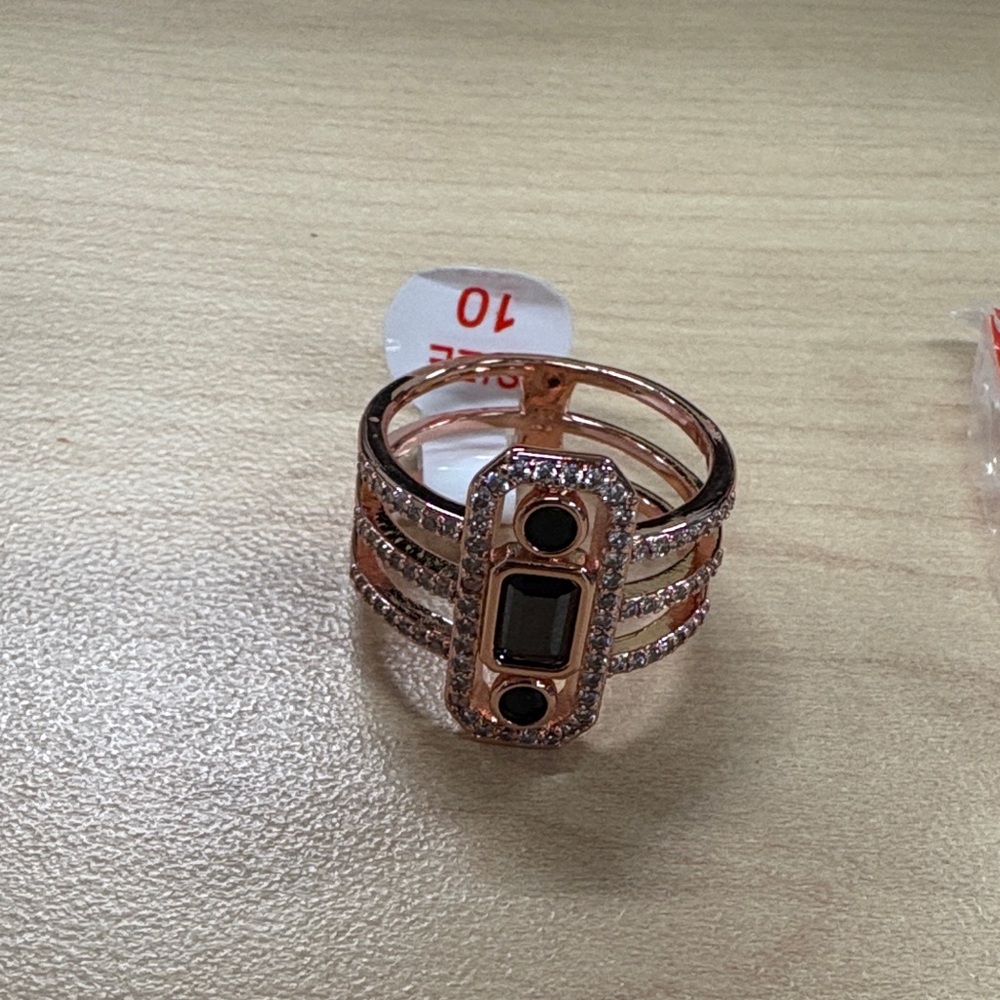 Chic Rose Gold and Black Women's Ring